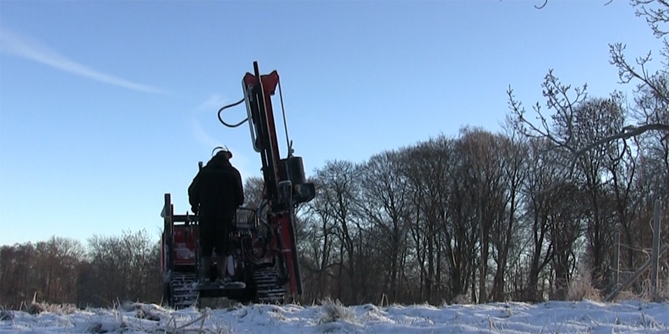 Pælehammer monteret på larvefødder
